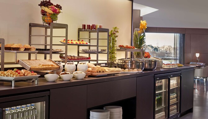 Park Plaza London Riverbank - Breakfast