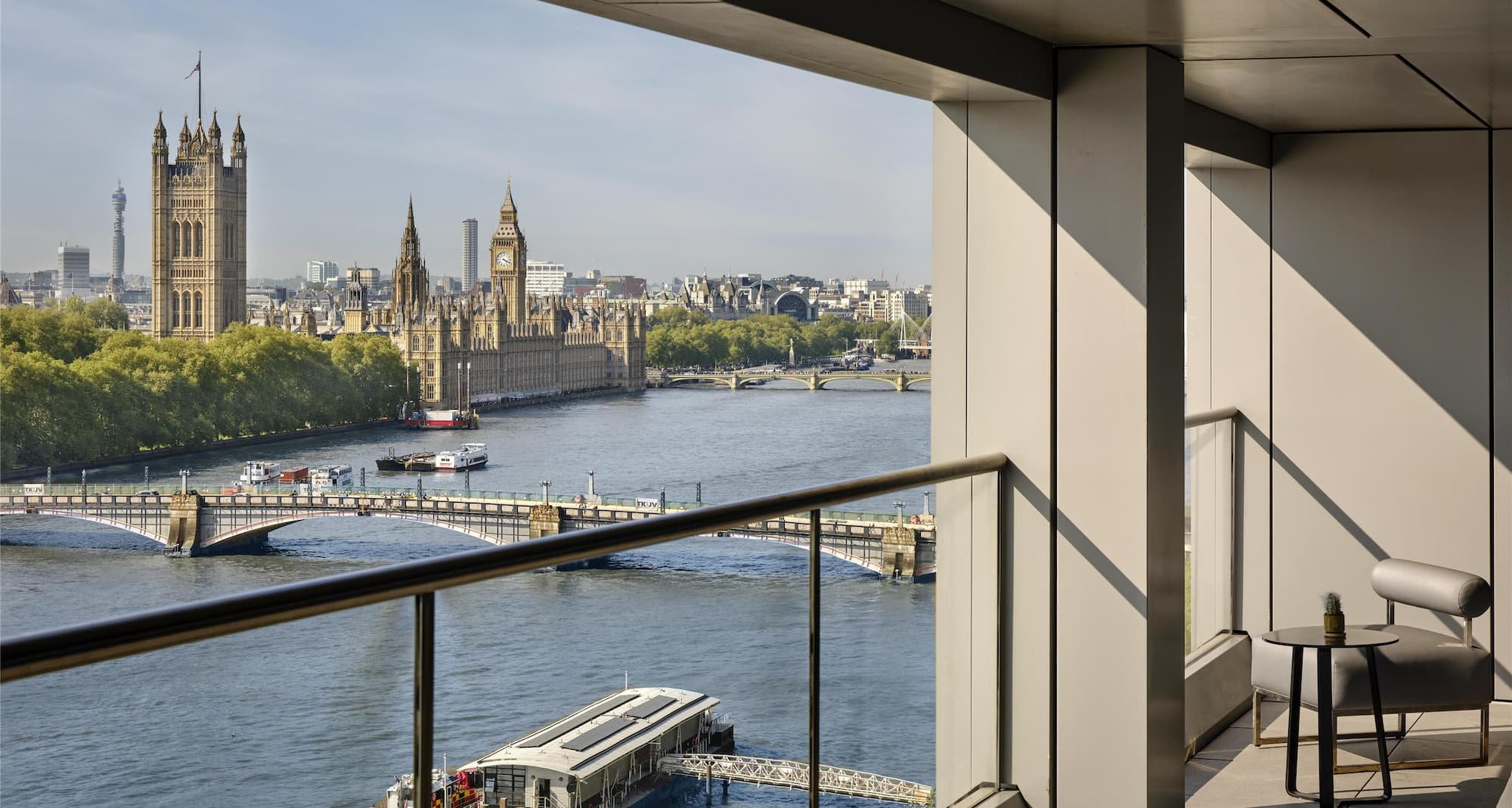 Park Plaza London Riverbank - River View Lounge Balcony