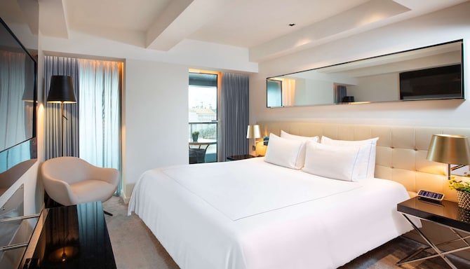 伦敦河畔丽亭酒店 - 单卧室河景套房（带阳台和小厨房）