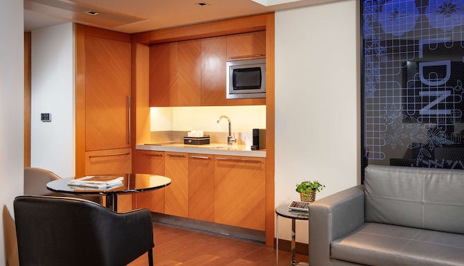 Park Plaza London Riverbank - Suite