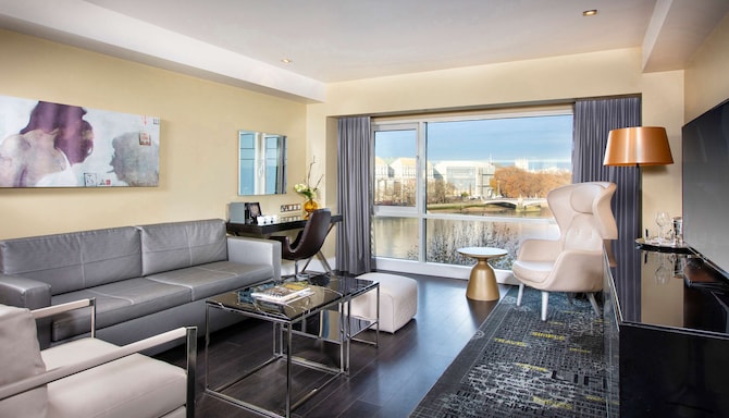 Park Plaza London Riverbank - Suite