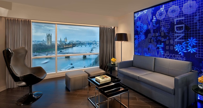 Park Plaza London Riverbank - One Bedroom Suite River View with Balcony