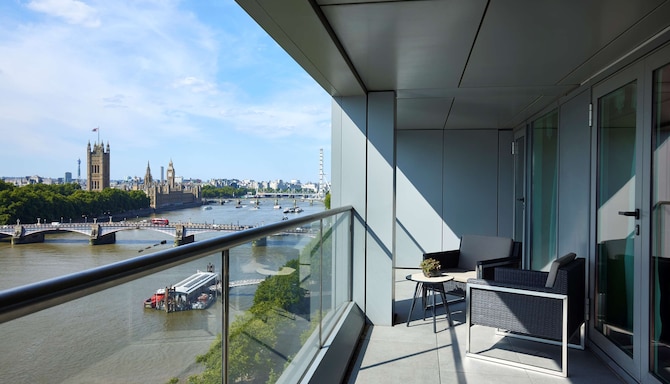 Park Plaza London Riverbank - Penthouse Balcony