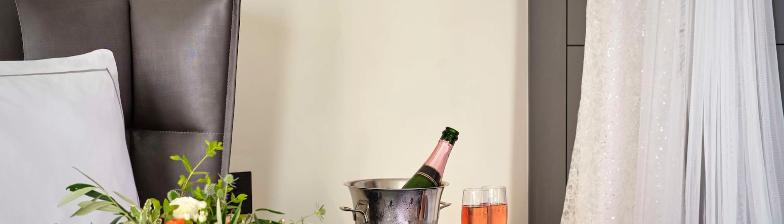 Park Plaza London Riverbank - Executive Bedroom Decorated Room