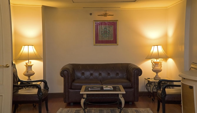 Park Plaza Ludhiana - Presidential Suite Living Room