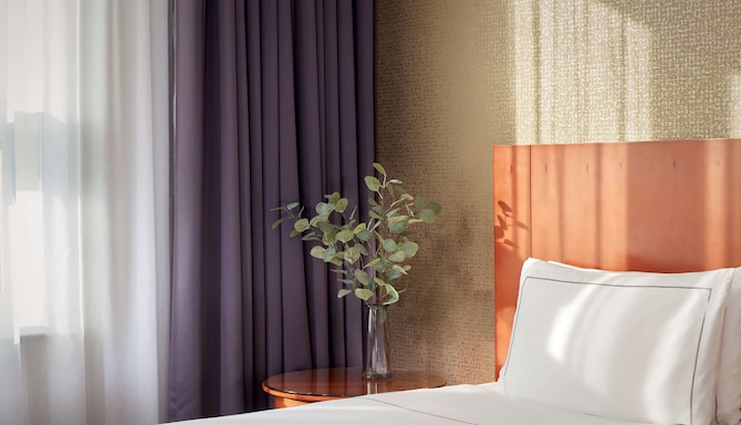 Park Plaza Nottingham - Bedroom detailed