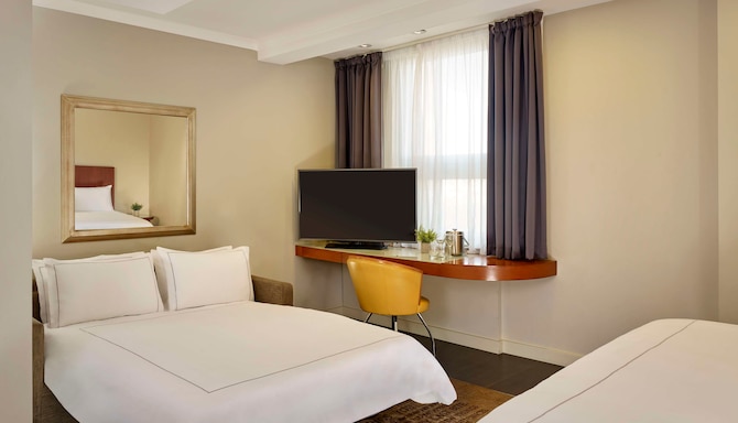 Park Plaza Nottingham - King Executive Sofa Bed