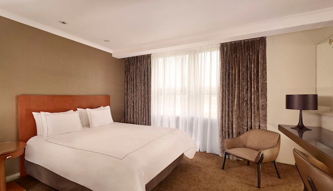 Park Plaza Nottingham - Presidential Room Bedroom