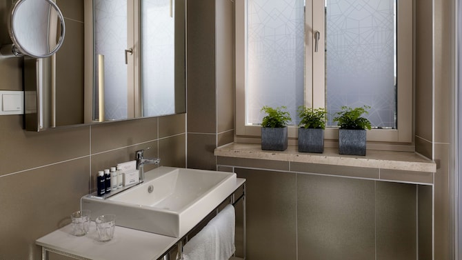 Park Plaza Nuremberg - Badezimmer eines Gästezimmers