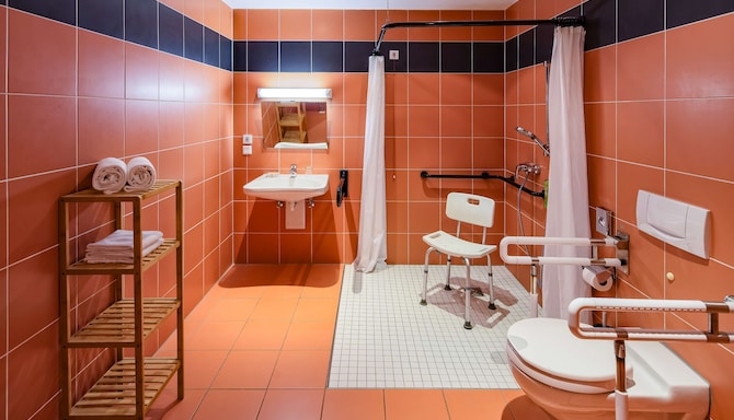 Park Plaza Trier - Gästezimmer Bad (barrierefrei)