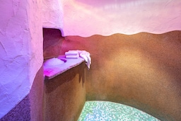 Park Plaza Trier - Ice Grotto