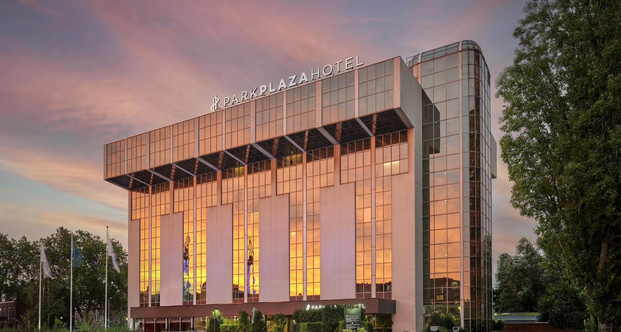Park Plaza Utrecht - Exterior - View Twilight