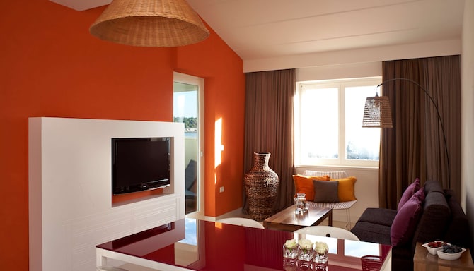 Park Plaza Verudela Pula - One-bedroom Apartment Living room