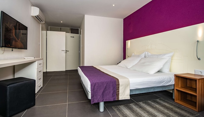 Park Plaza Verudela Pula - Room