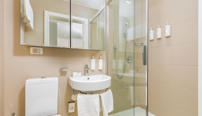 Park Plaza Verudela Pula - Studio Bathroom