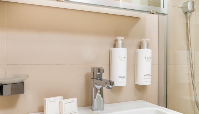 Park Plaza Verudela Pula - Studio Bathroom