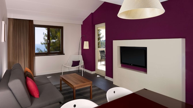 Park Plaza Verudela Pula - One Bedroom Apartment Sea Side