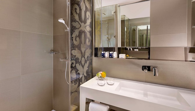 Park Plaza Victoria Amsterdam - Salle de bain de la chambre