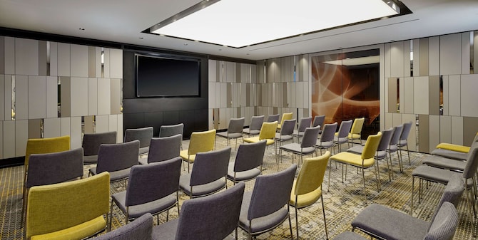 Plaza Suite 2+3