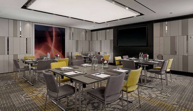 Plaza Suite 3