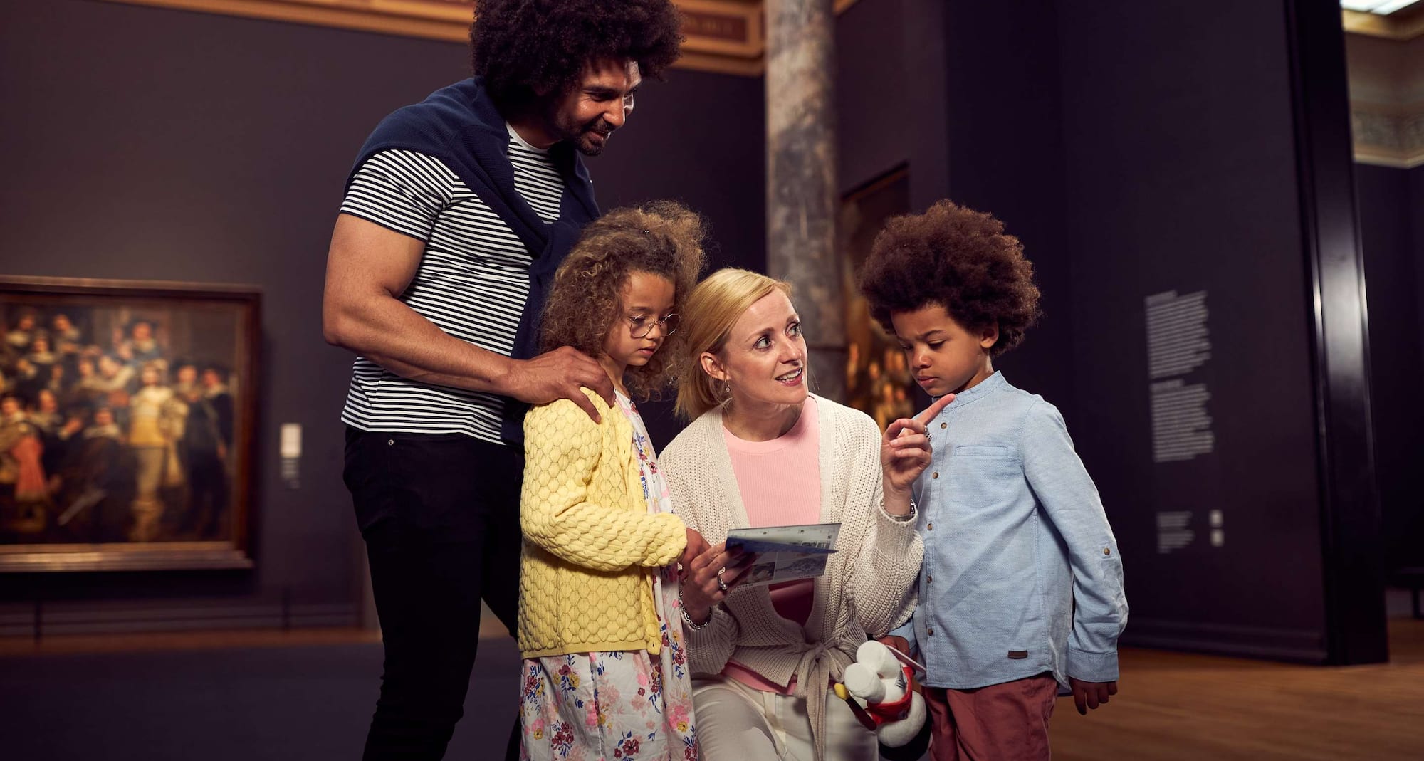 Park Plaza Victoria Amsterdam - Family at rijksmusem lifestyle