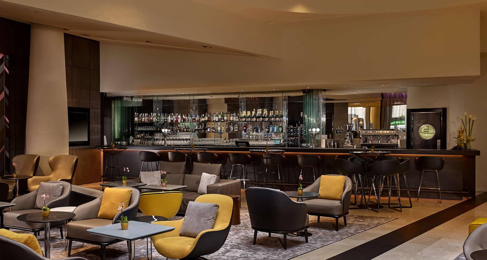 Park Plaza Victoria London - Vic s Bar