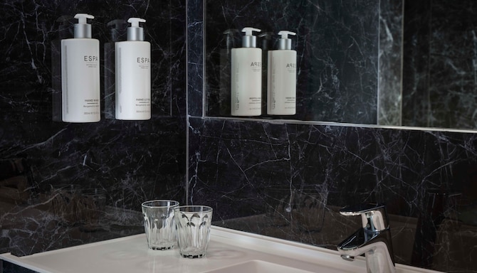 Park Plaza Victoria London - Bathroom amenities