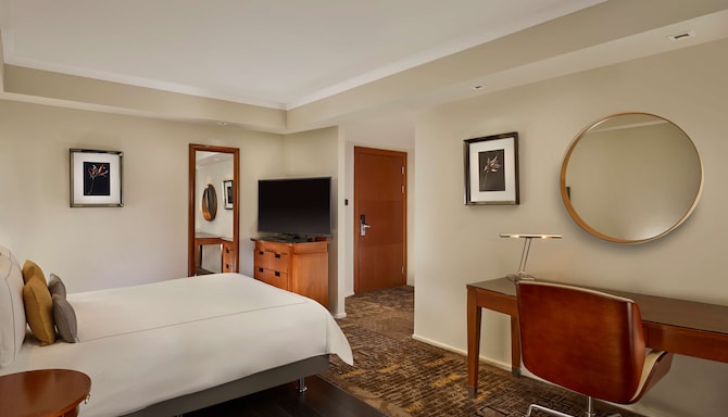 Park Plaza Victoria London - Executive King with Sofa bed