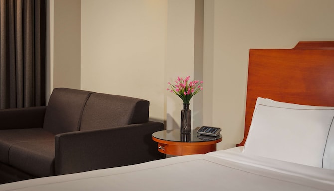 Park Plaza Victoria London - Executive King with Sofabed