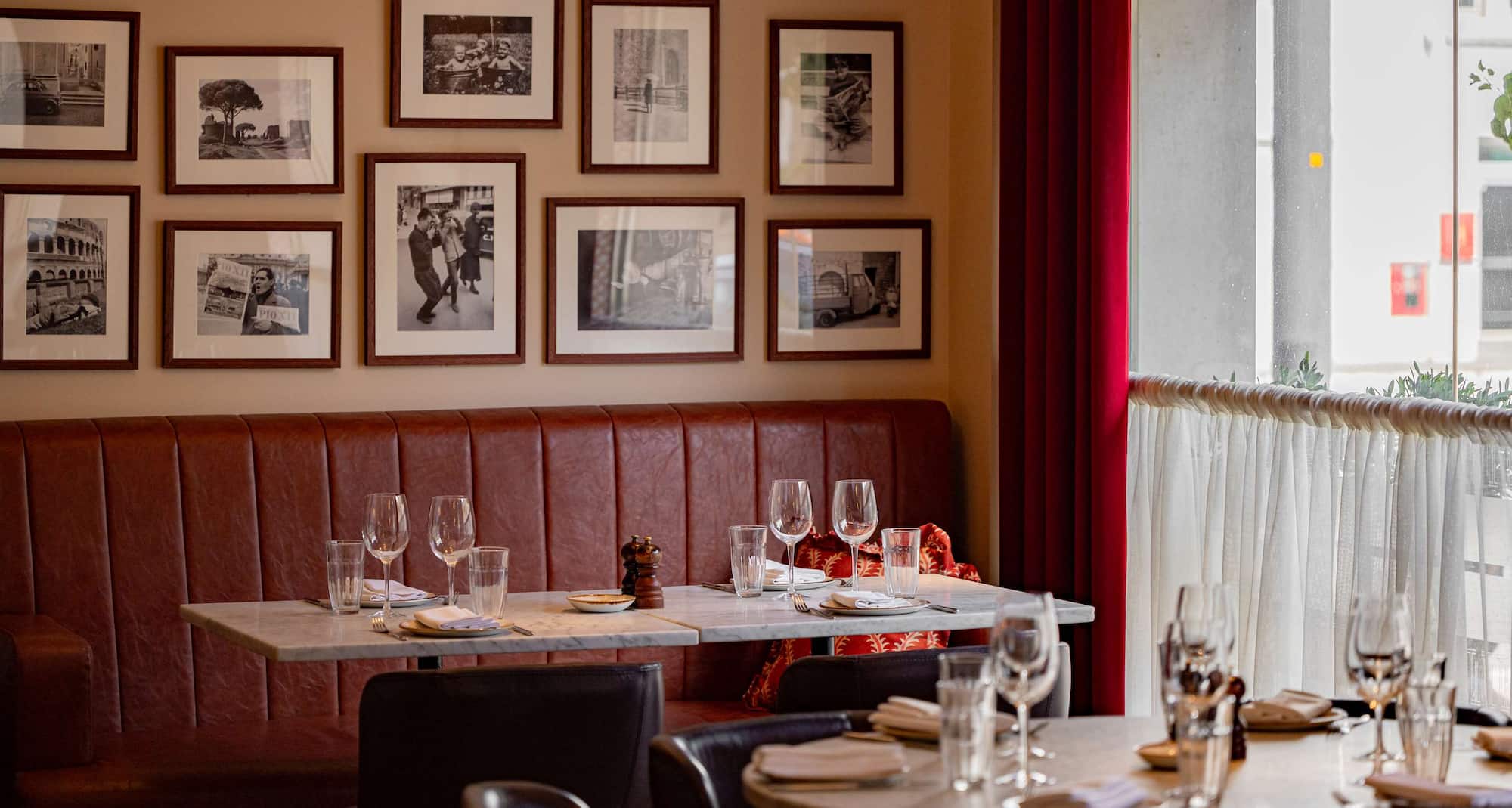 Park Plaza Victoria London - TOZI Restaurant and Bar