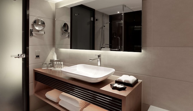 Park Plaza Westminster Bridge London - Superior room bathroom