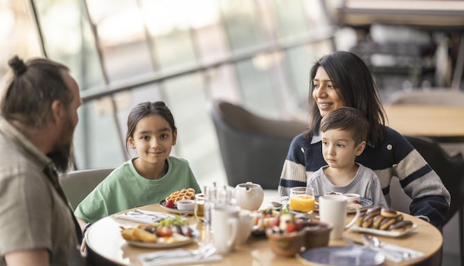 Park Plaza Westminster Bridge London - Restaurant family lifestyle