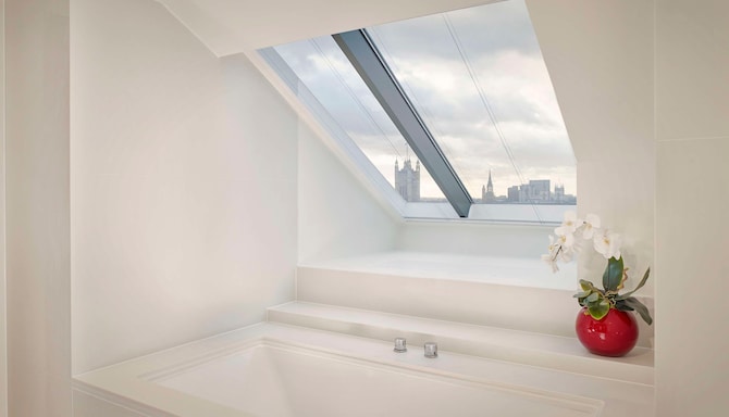 Park Plaza Westminster Bridge London - Duplex Suite Bathroom