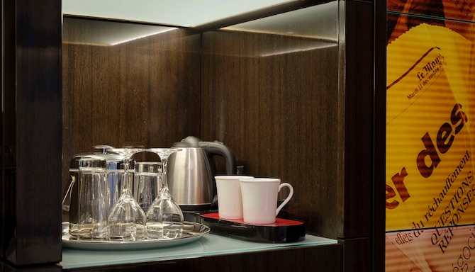 Park Plaza Westminster Bridge London - King Studio Suite Amenities