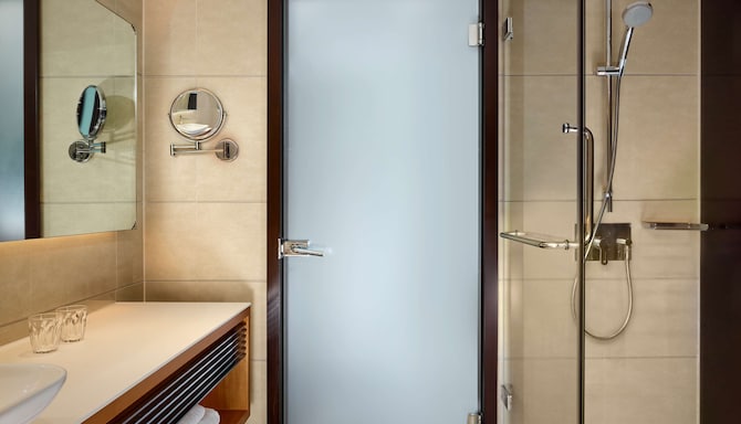 Park Plaza Westminster Bridge London - Suite Bathroom