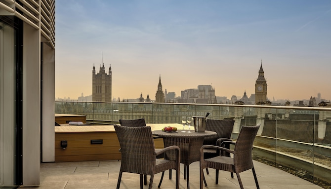 Park Plaza Westminster Bridge London - 스위트룸