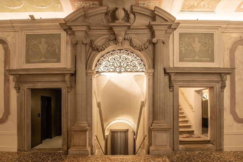 Radisson Collection Hotel Palazzo Nani Venice Architectural details