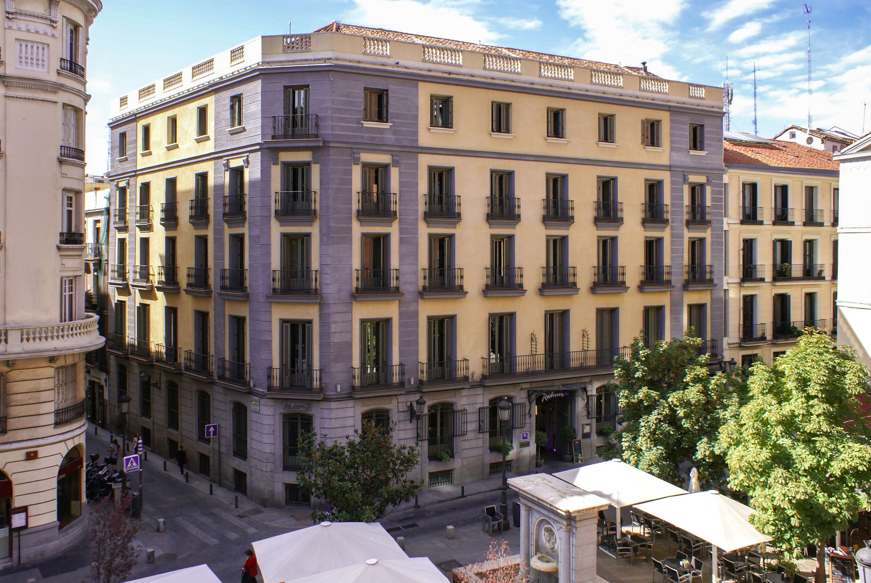 PR - Radisson Blu Hotel, Madrid Prado Exterior
