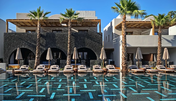 Radisson Blu Zaffron Resort Santorini Pool