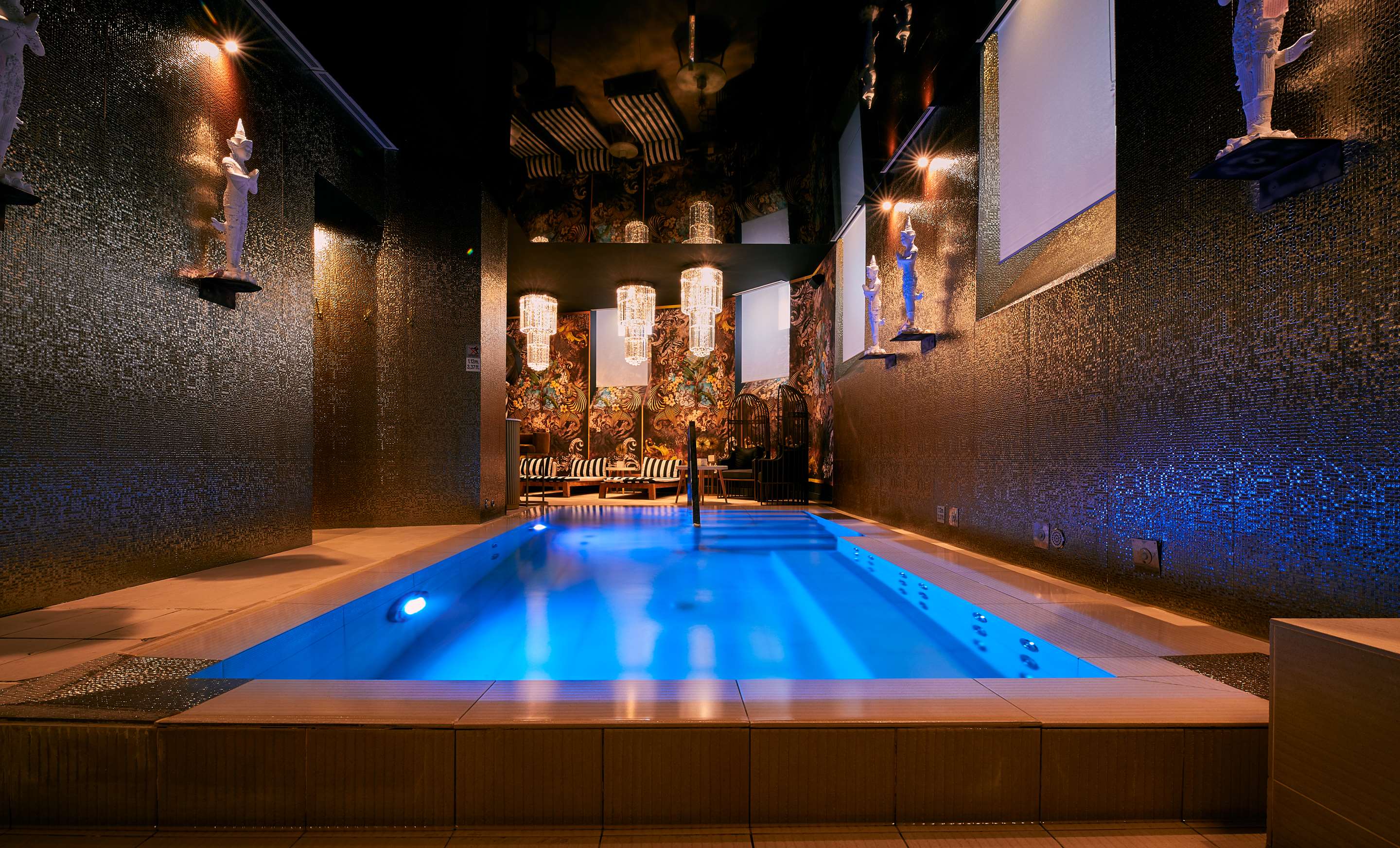 PR - Radisson Blu Hotel, Madrid Prado Pool