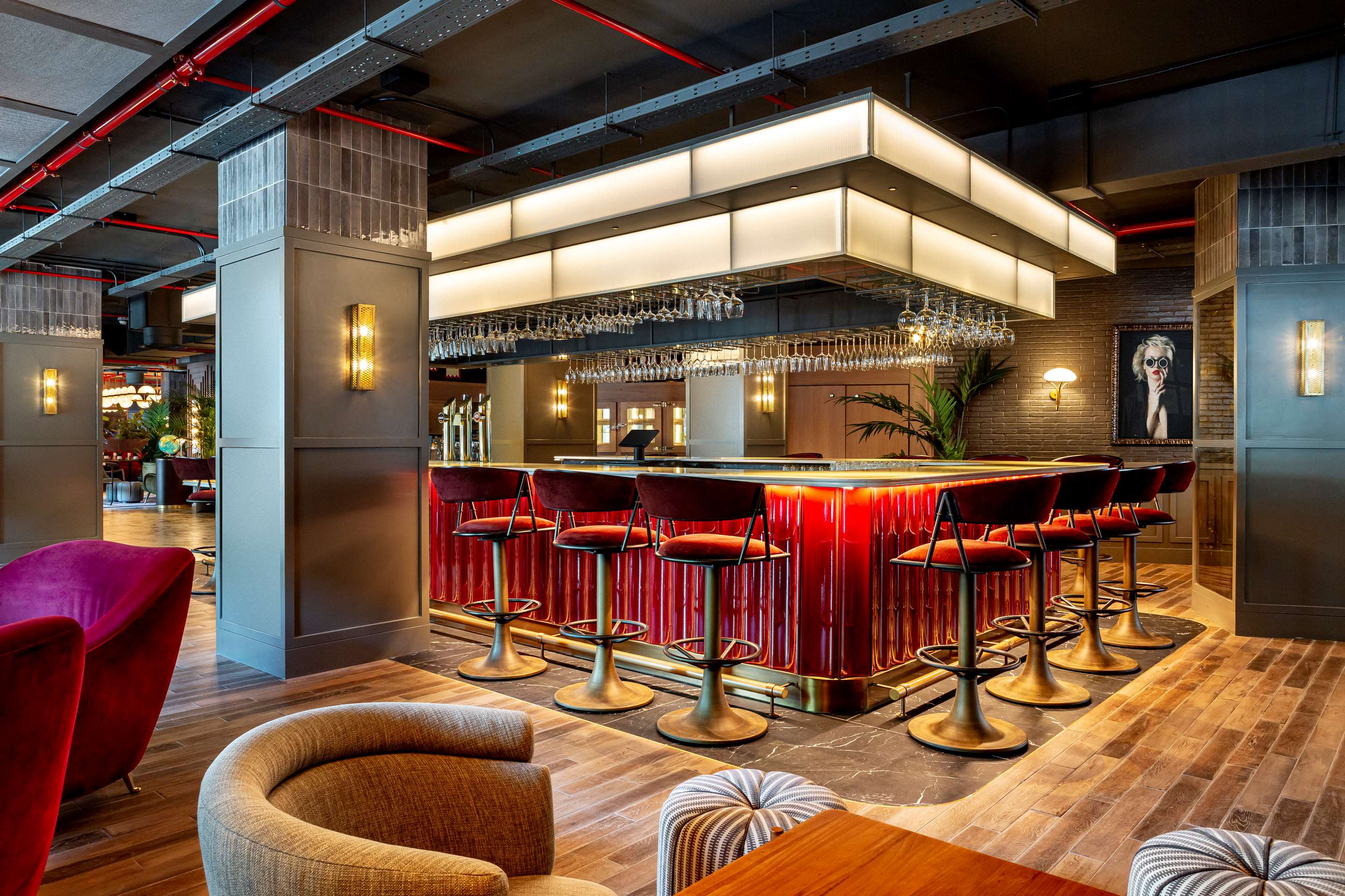 Radisson RED Madrid Bar