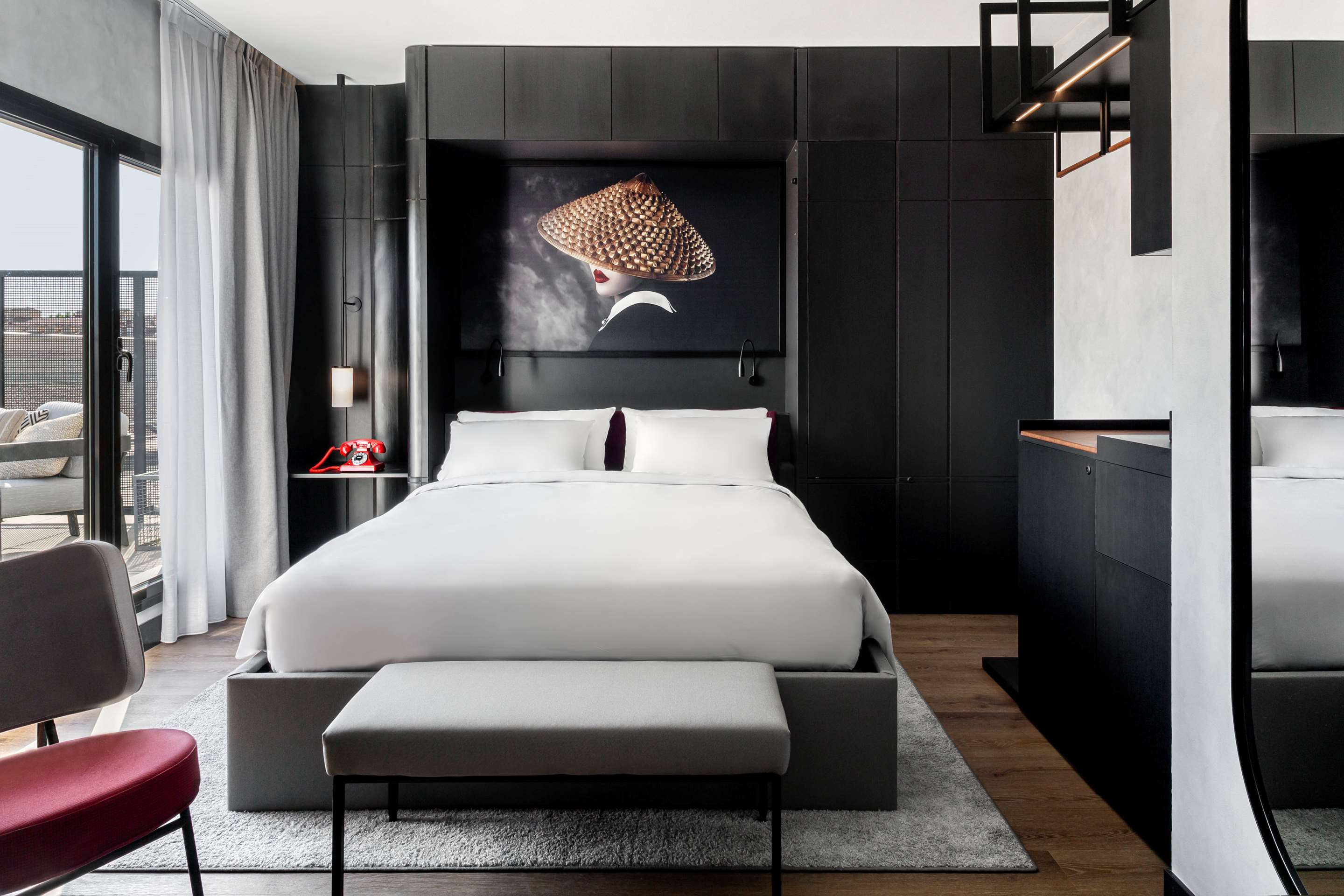 Radisson RED Madrid Guest room