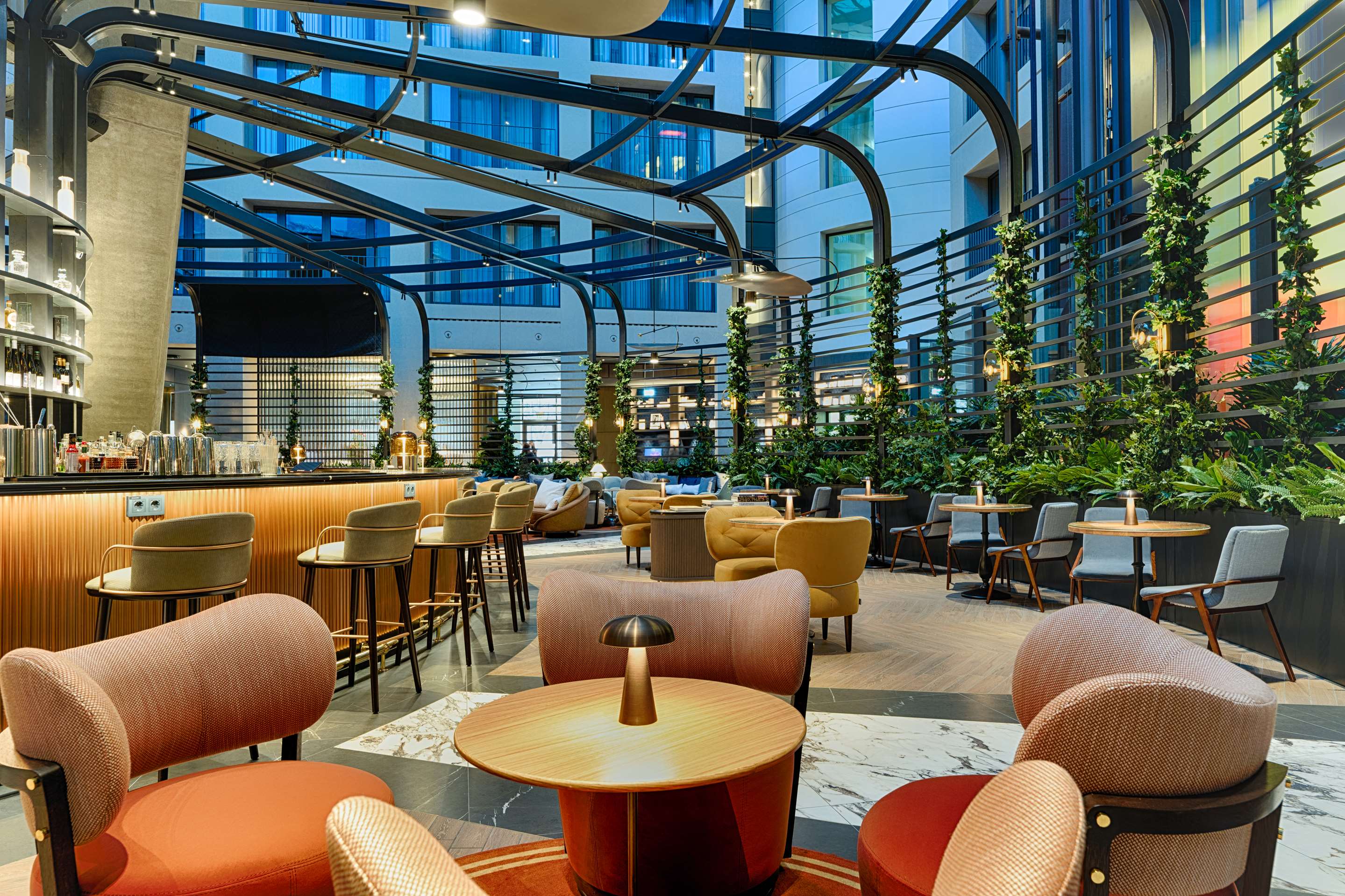 Radisson Collection Hotel Berlin Atrium Bar