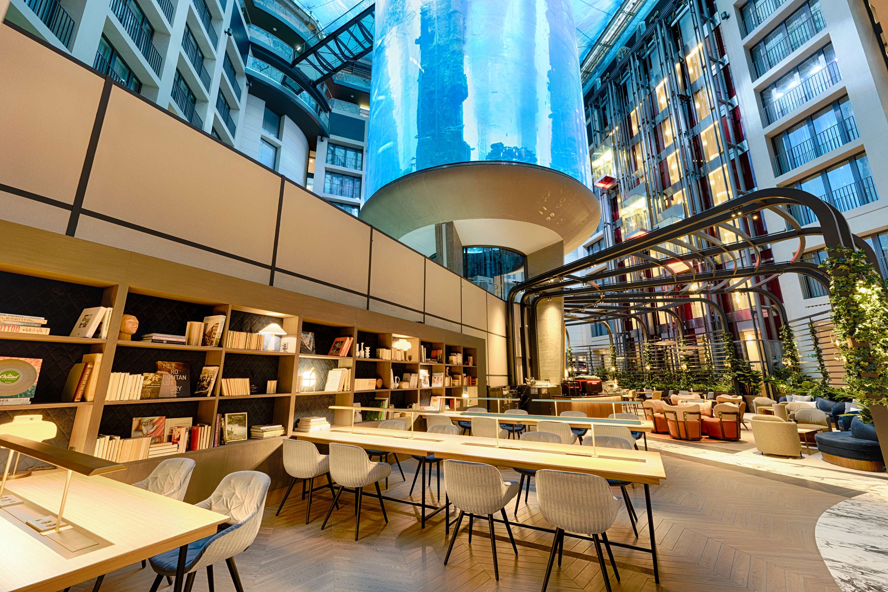 Radisson Collection Hotel Berlin Atrium Bar Aquarium