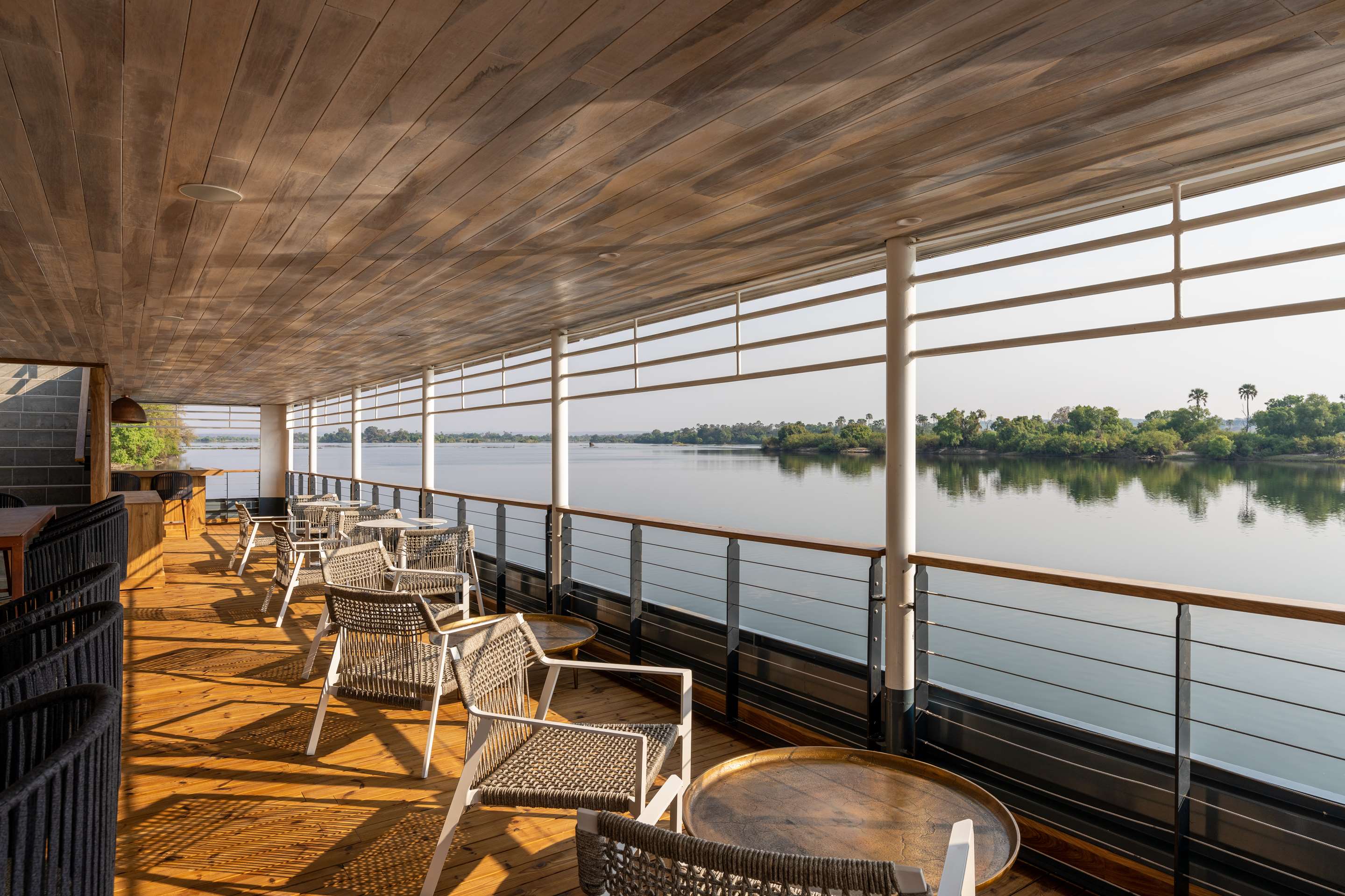 Radisson Blu Mosi oa Tunya Livingstone Resort River Cruiser Restaurant