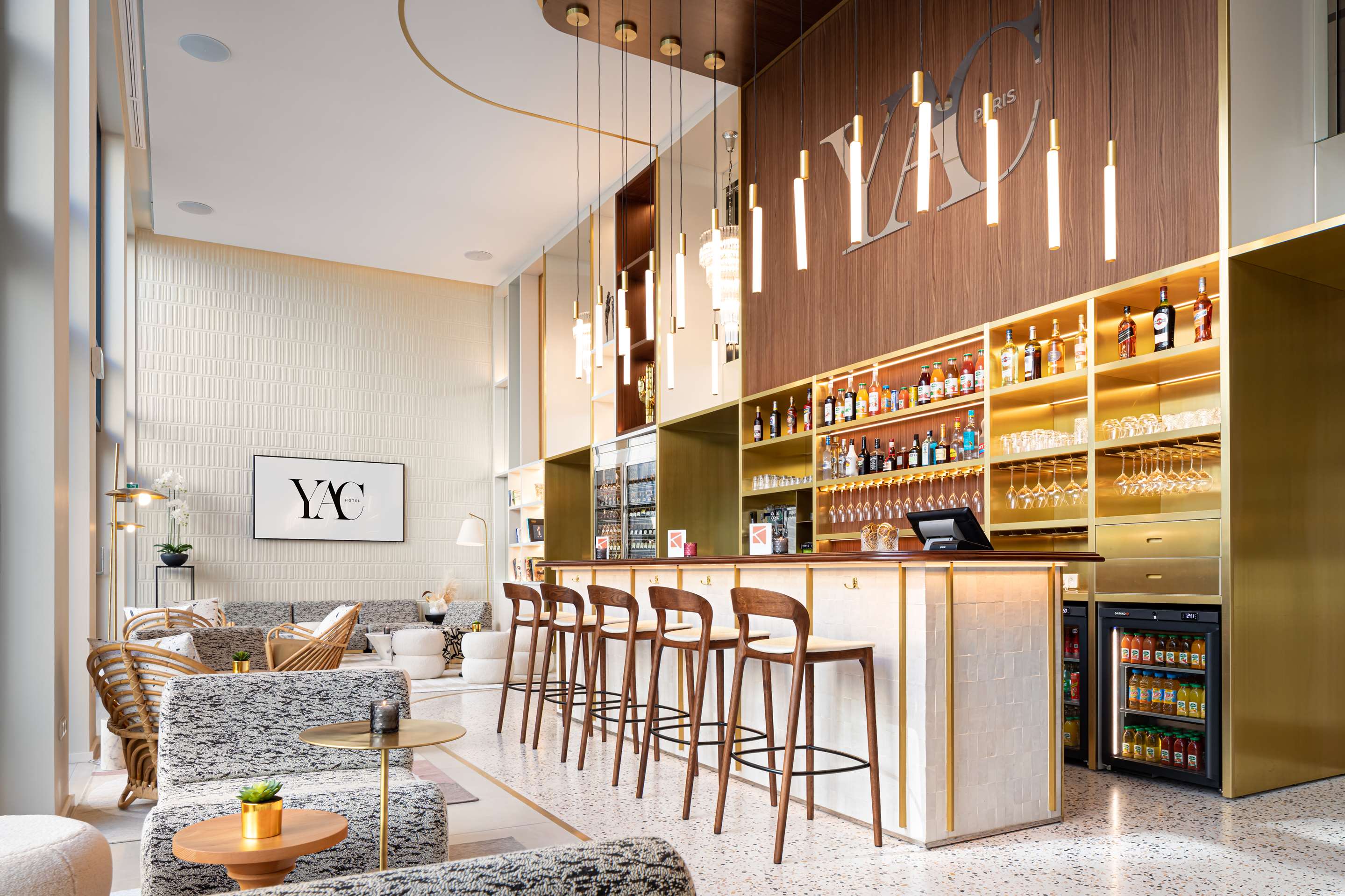 Hotel YAC Paris Clichy a member of Radisson Individuals Bar