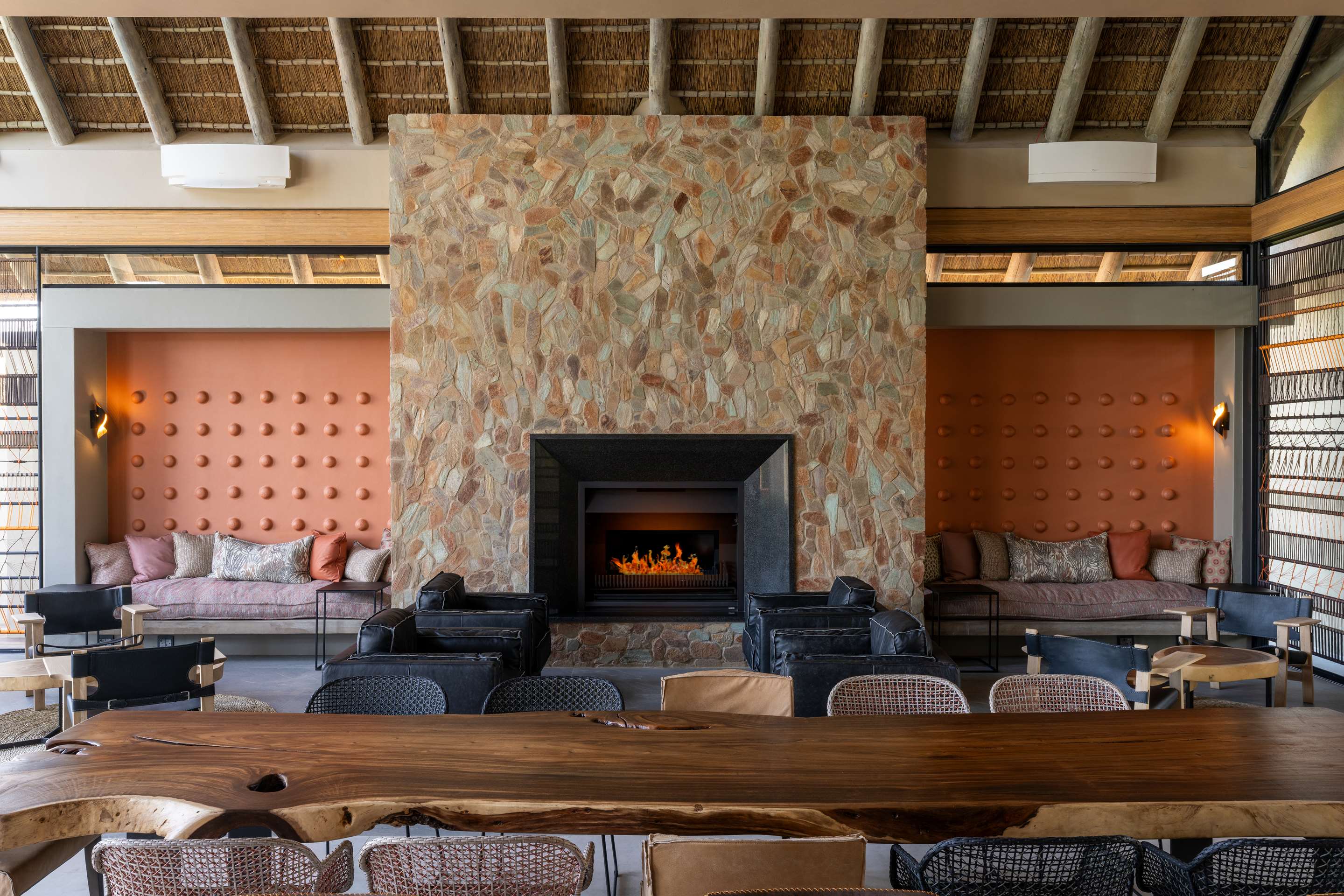 PR - EMEA 2023 - Radisson Safari Hotel Hoedspruit Pegasus Bar