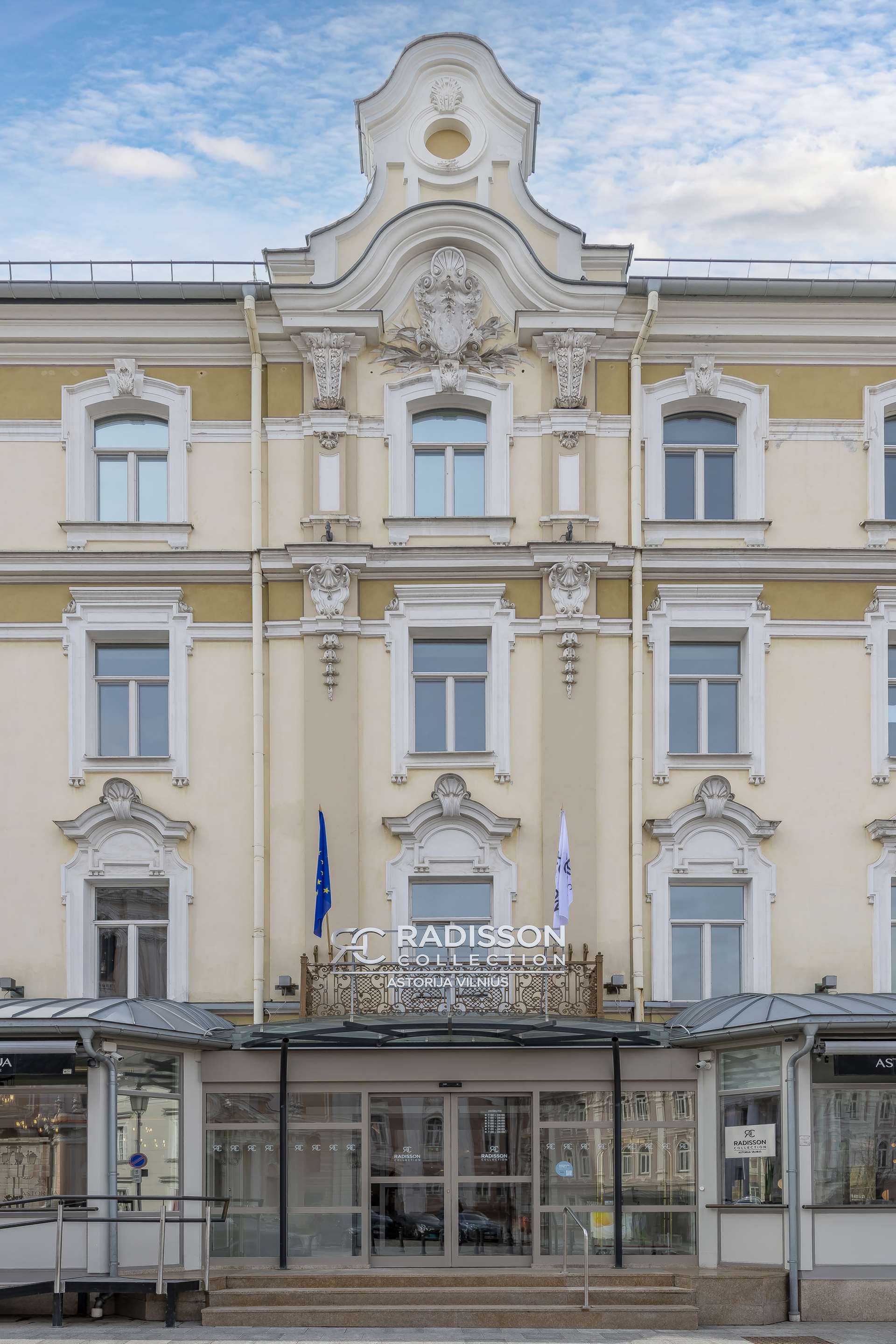 Radisson Collection Astorija Hotel Vilnius Facade