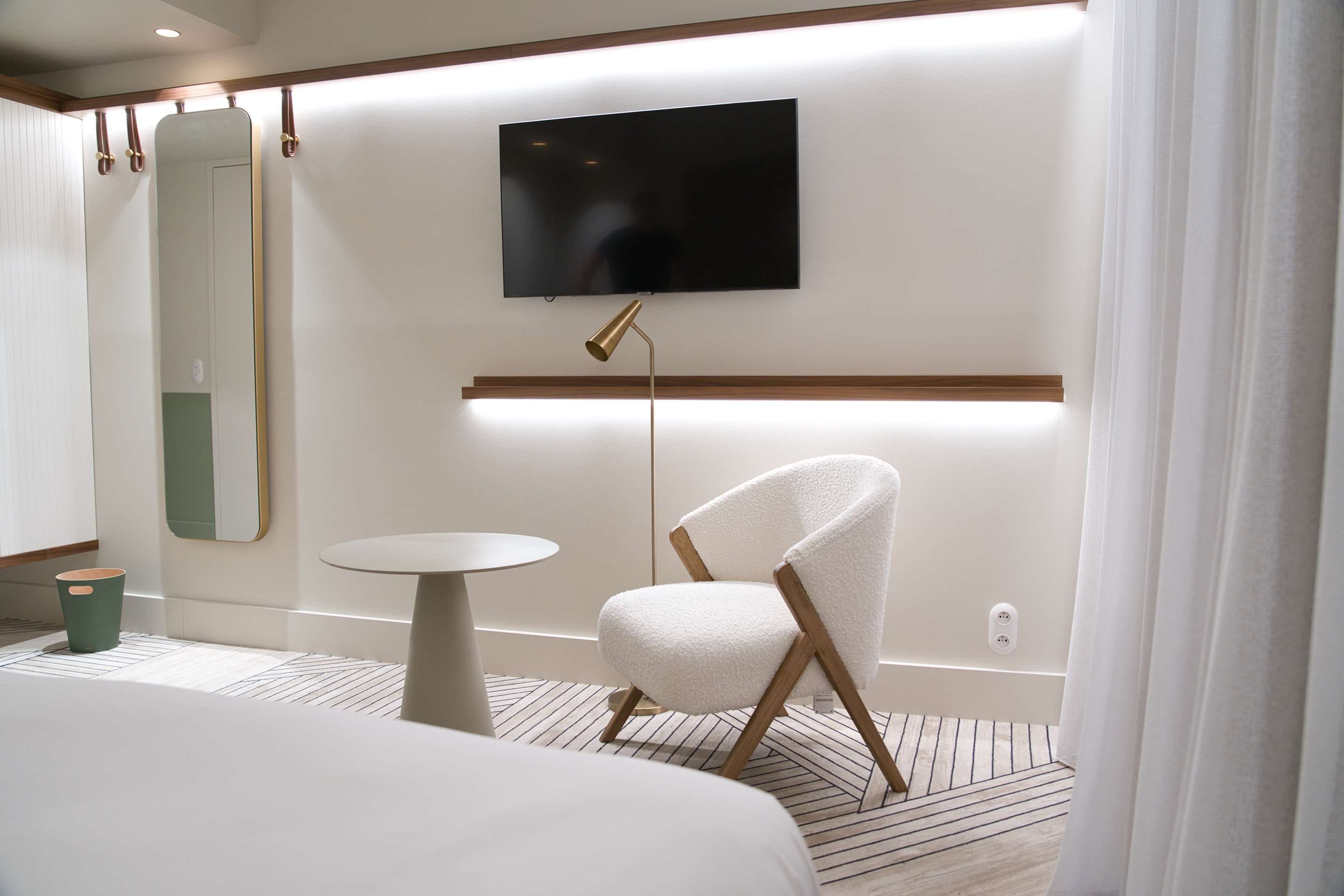 Hotel YAC Paris Clichy a member of Radisson Individuals Superior Guest room