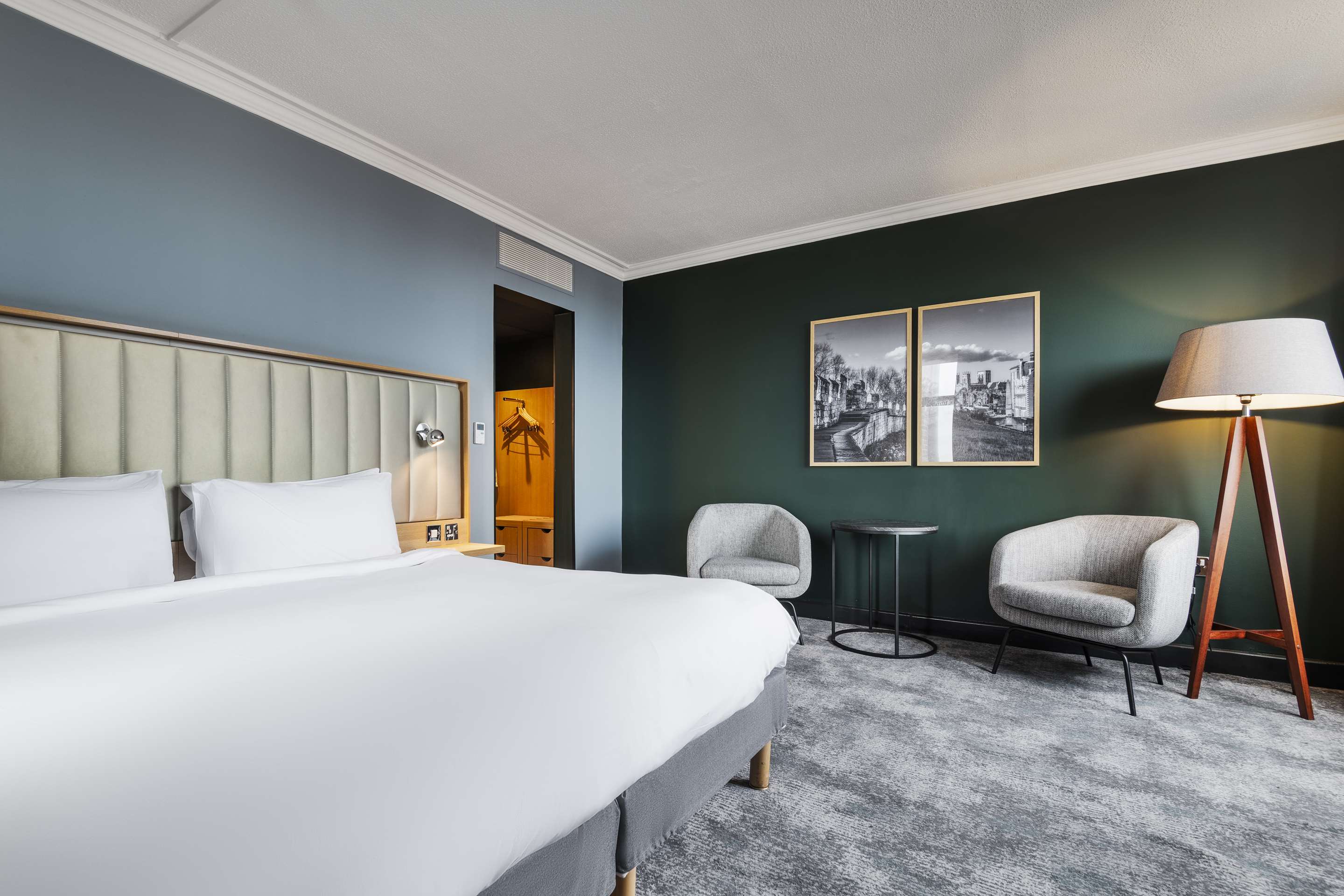Radisson Hotel York Superior Room